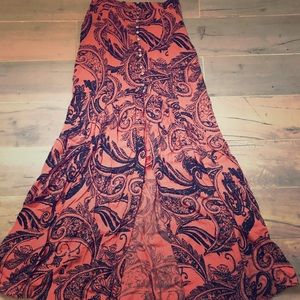 Free people skirt with slit in front :)
